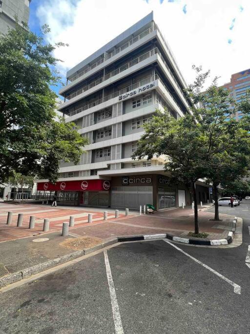 Apartment In Cape Town